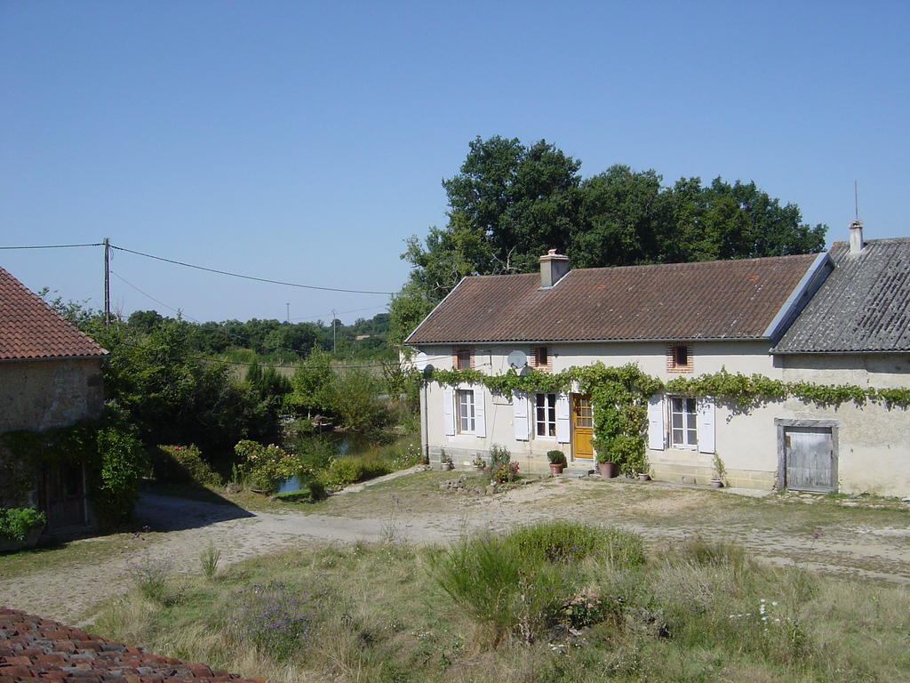Chez Tartaud Villa Lathus St Remy ภายนอก รูปภาพ