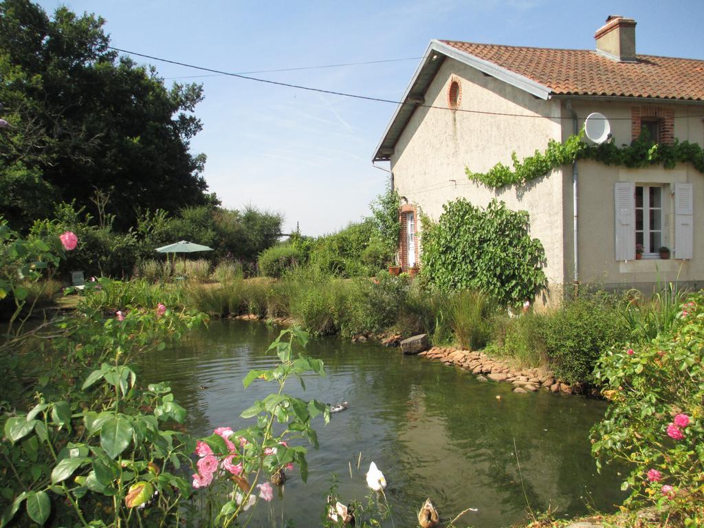 Chez Tartaud Villa Lathus St Remy ภายนอก รูปภาพ